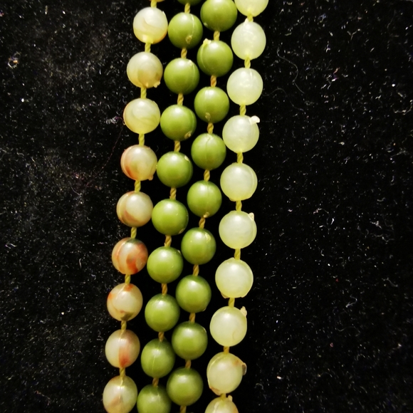 Vintage Faux Jade Bead Multi Strand Necklace - Picture 5 of 13